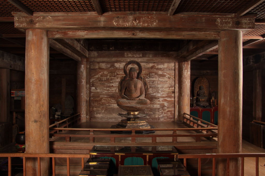 Vue de l'intérieur de la grande salle du temple Fukiji