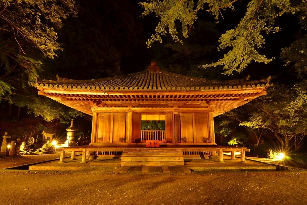 Illumination du temple de Fukiji